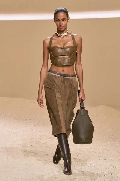 Look 24